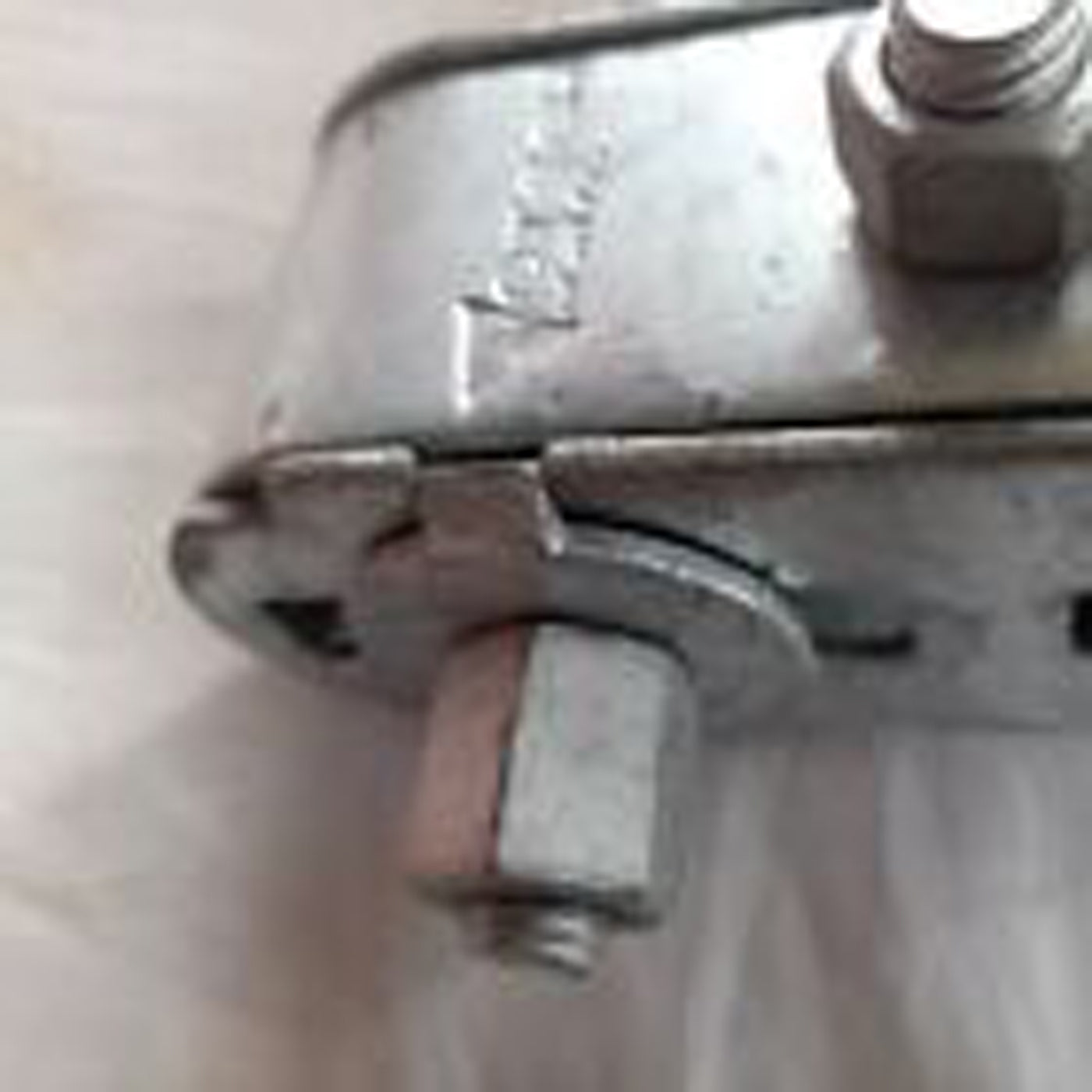 Rotech 100nb Adjustable Bolt-on Round Post Hinge Set