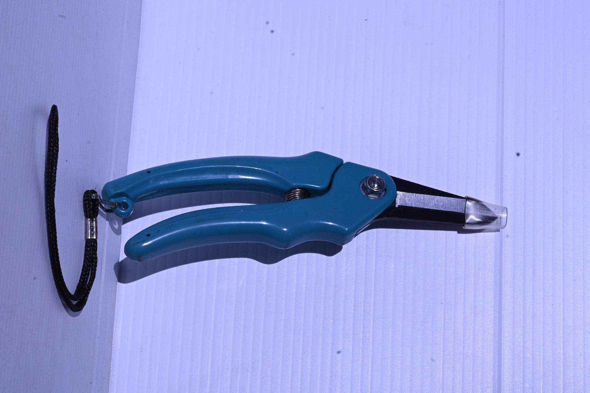 Compact Hoof Shear
