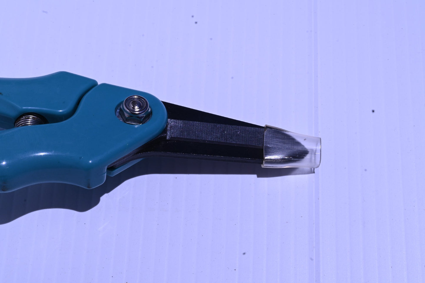 Compact Hoof Shear