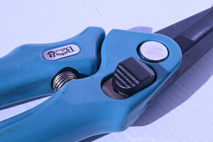 Compact Hoof Shear