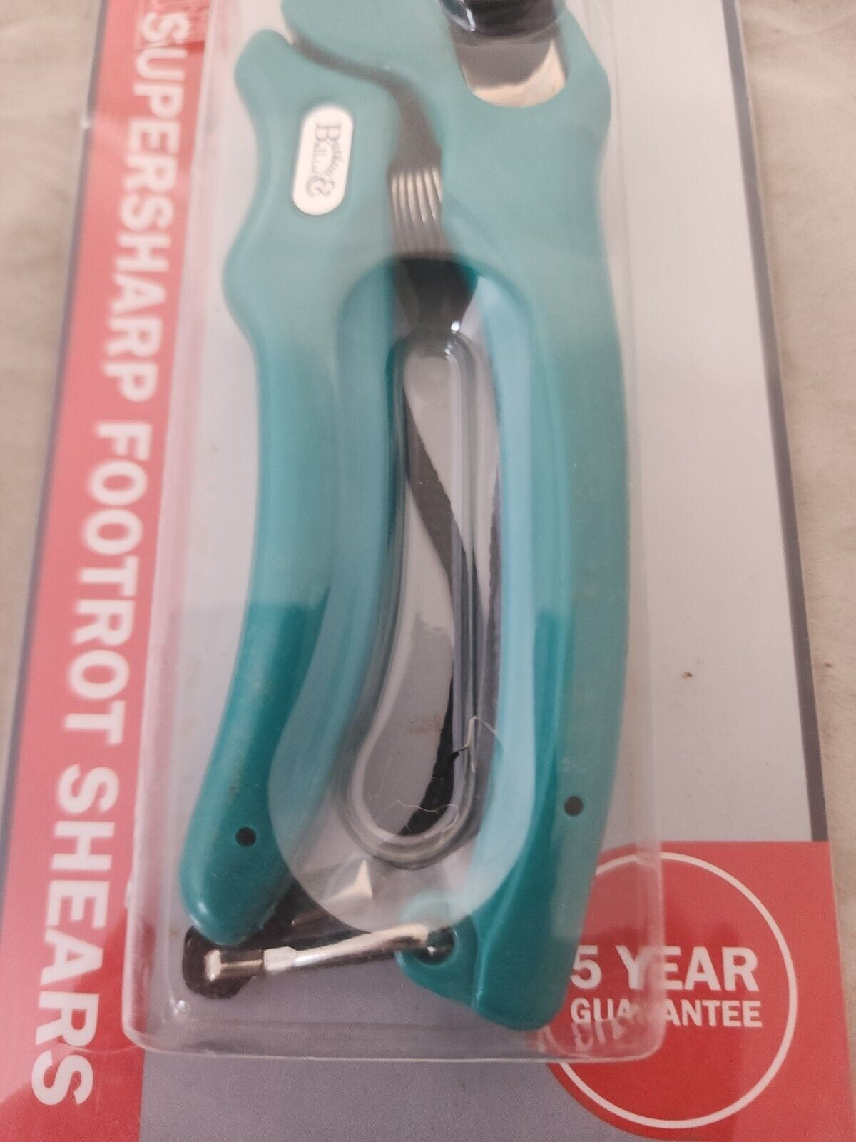 Compact Hoof Shear