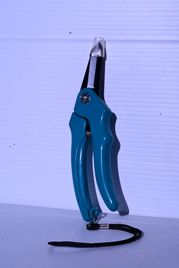 Compact Hoof Shear