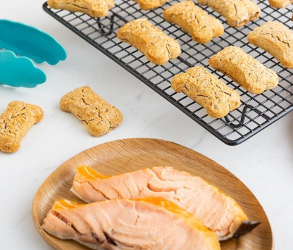 Savourlife Australian Salmon Biscuits 425g