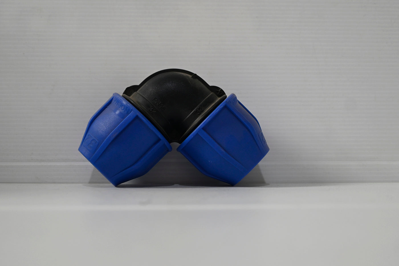 Metric Elbow - 32mm [sz:32mm]